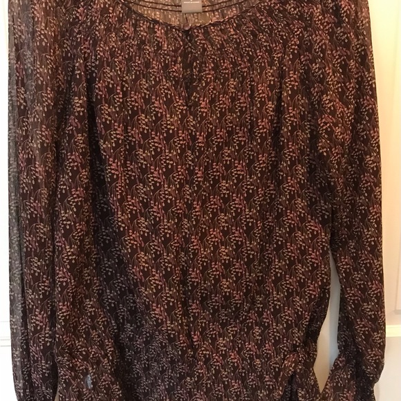 Ann Taylor Blouse.  Blouson style.  Size 6 - Picture 8 of 9